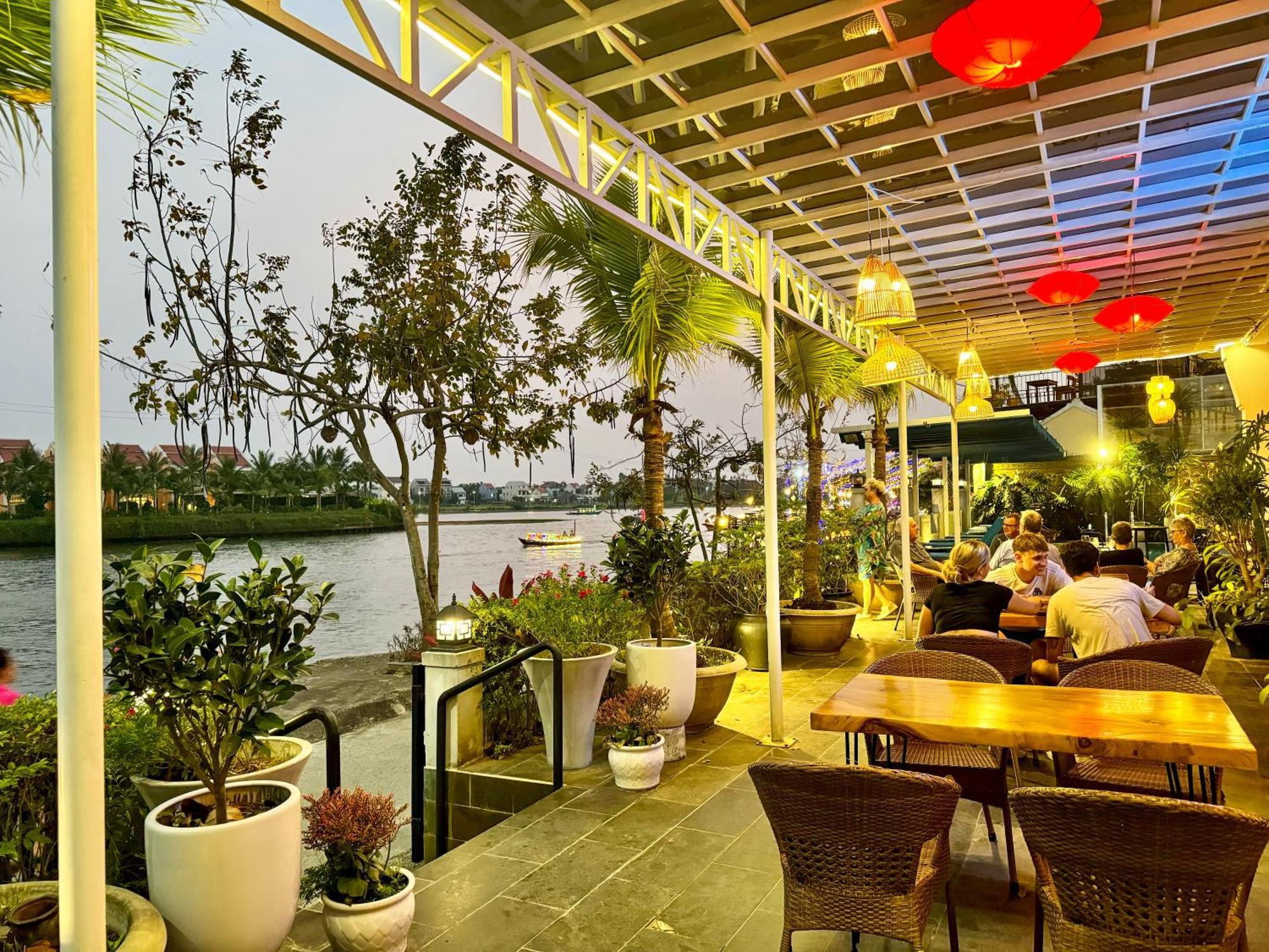 Riverside White House Hotel Hoi An Exterior photo