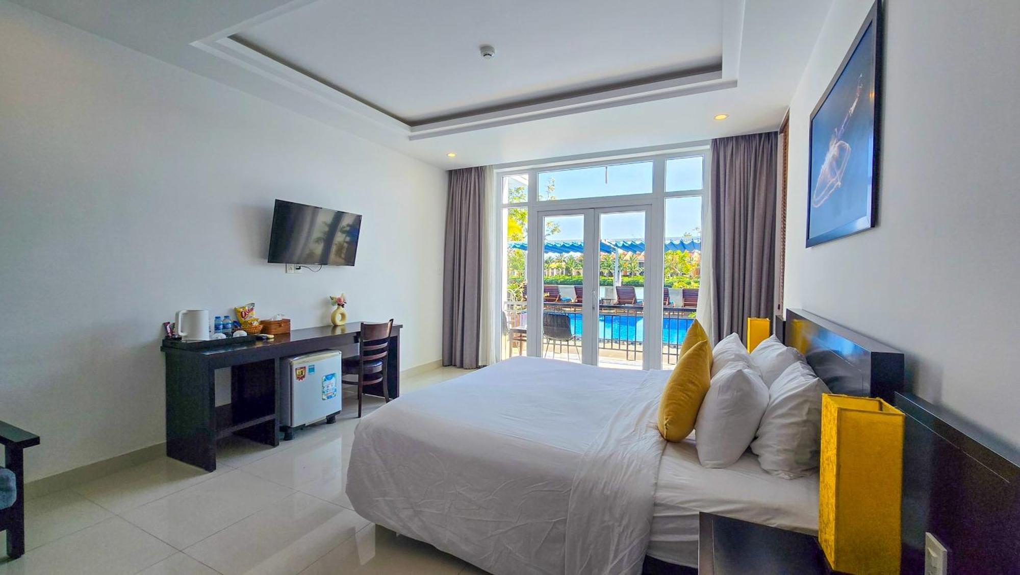 Riverside White House Hotel Hoi An Exterior photo