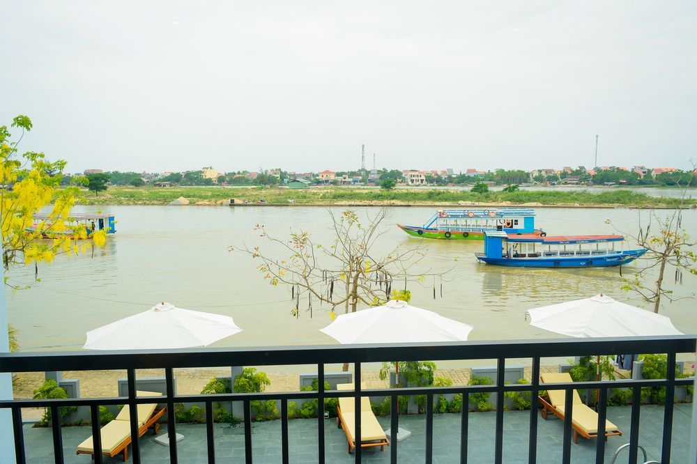Riverside White House Hotel Hoi An Exterior photo