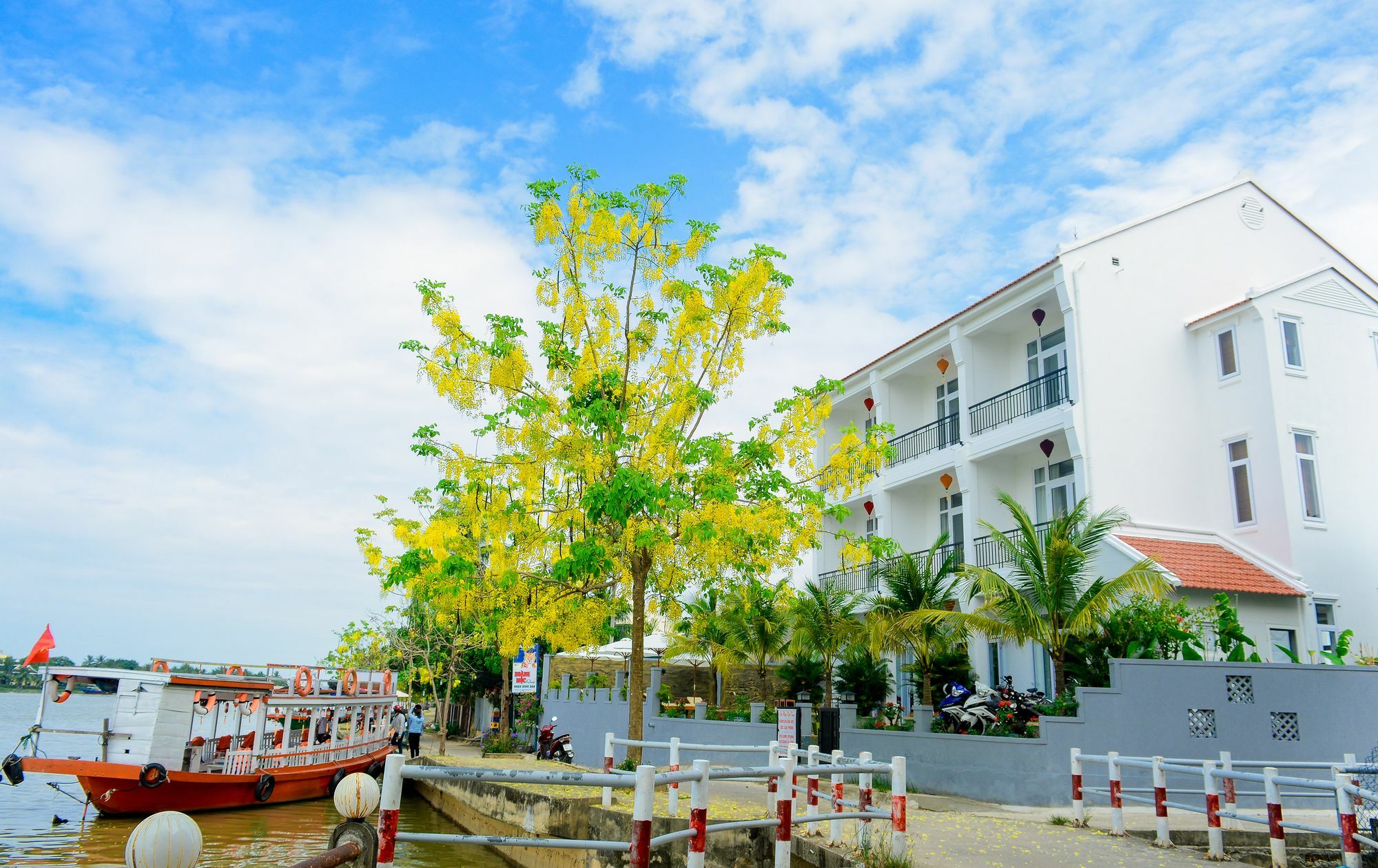 Riverside White House Hotel Hoi An Exterior photo